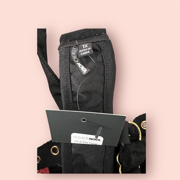 🥂Fashion Nova, flirty, floral teddy🥂 - Picture 2 of 5